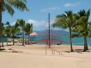 **** Aparthotel Aligned Corporate Residences Townsville Australia